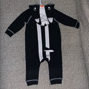 Adorable Skunk Costume 3-6 months